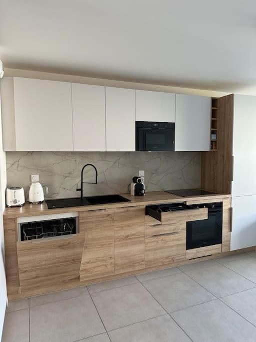 Royal Park Lake View Apartment Εβιάν-λε-Μπαιν Εξωτερικό φωτογραφία
