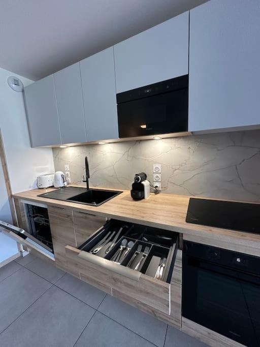 Royal Park Lake View Apartment Εβιάν-λε-Μπαιν Εξωτερικό φωτογραφία