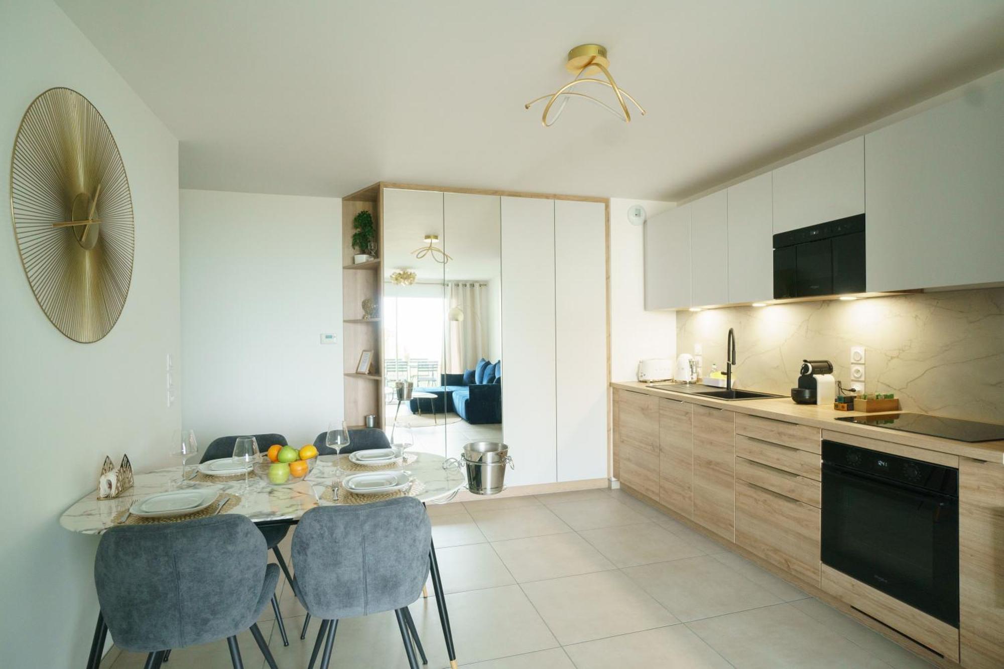 Royal Park Lake View Apartment Εβιάν-λε-Μπαιν Εξωτερικό φωτογραφία